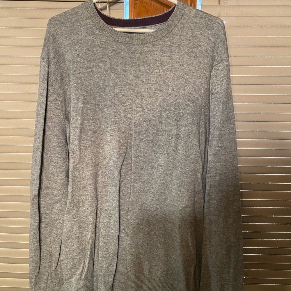 Men’s north face sweater gray size XL